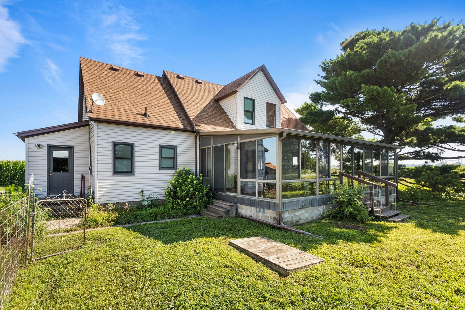 3511 N Rising Road