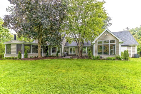 Tiny photo for 23701 N Elm Road, Lincolnshire, IL 60069 (MLS # 12668593)