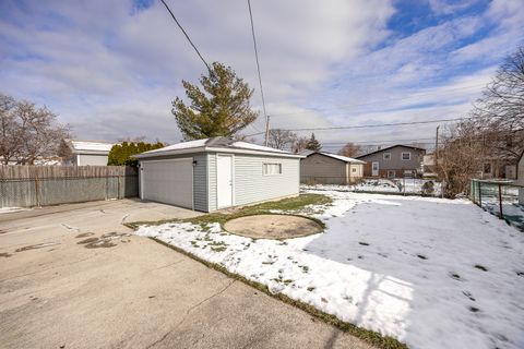 Tiny photo for 13601 Loomis Lane, Crestwood, IL 60418 (MLS # 12534066)