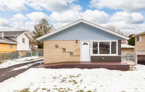 Photo of 13601 Loomis Lane, Crestwood, IL 60418 (MLS # 12534066)