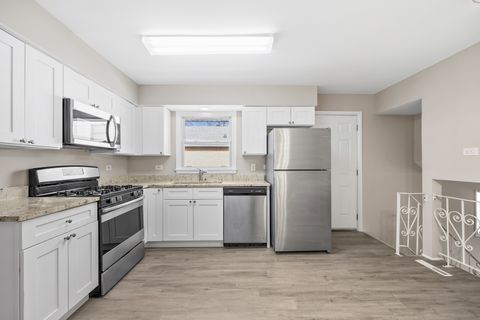 Tiny photo for 13601 Loomis Lane, Crestwood, IL 60418 (MLS # 12534066)