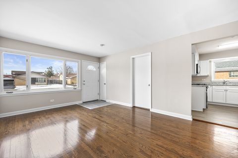 Tiny photo for 13601 Loomis Lane, Crestwood, IL 60418 (MLS # 12534066)