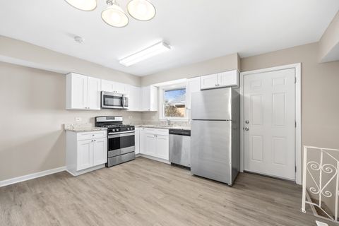 Tiny photo for 13601 Loomis Lane, Crestwood, IL 60418 (MLS # 12534066)