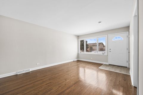 Tiny photo for 13601 Loomis Lane, Crestwood, IL 60418 (MLS # 12534066)