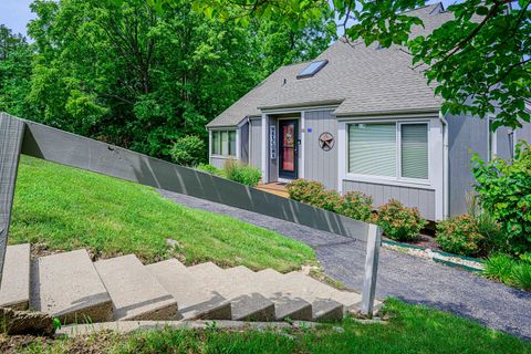 Tiny photo for 19 Cedar Bluff Lane, Galena, IL 61036 (MLS # 12437443)