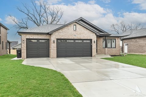 Tiny photo for 8039 S 85th Court, Justice, IL 60458 (MLS # 12666404)