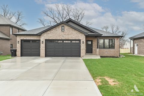 Photo of 8039 S 85th Court, Justice, IL 60458 (MLS # 12666404)