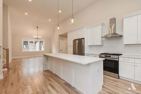 Tiny photo for 8039 S 85th Court, Justice, IL 60458 (MLS # 12666404)