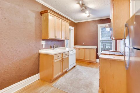 Tiny photo for 311 Brainerd Avenue, Libertyville, IL 60048 (MLS # 12587329)