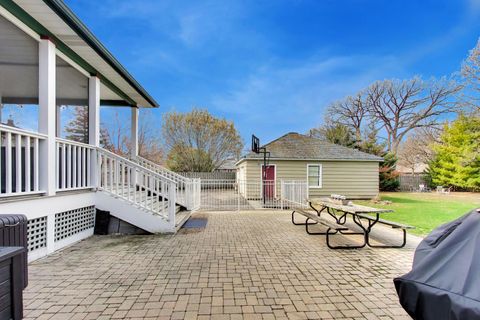 Tiny photo for 311 Brainerd Avenue, Libertyville, IL 60048 (MLS # 12587329)