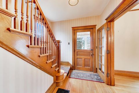 Tiny photo for 311 Brainerd Avenue, Libertyville, IL 60048 (MLS # 12587329)