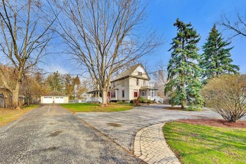 Tiny photo for 311 Brainerd Avenue, Libertyville, IL 60048 (MLS # 12587329)