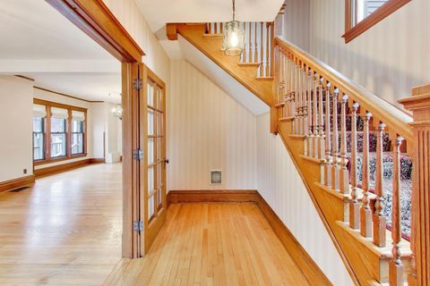 Tiny photo for 311 Brainerd Avenue, Libertyville, IL 60048 (MLS # 12587329)