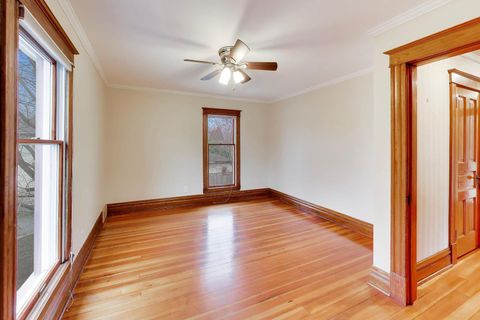 Tiny photo for 311 Brainerd Avenue, Libertyville, IL 60048 (MLS # 12587329)