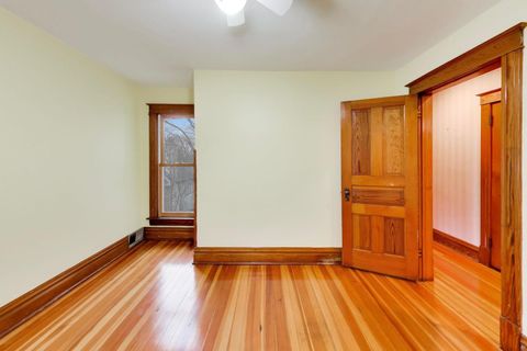 Tiny photo for 311 Brainerd Avenue, Libertyville, IL 60048 (MLS # 12587329)