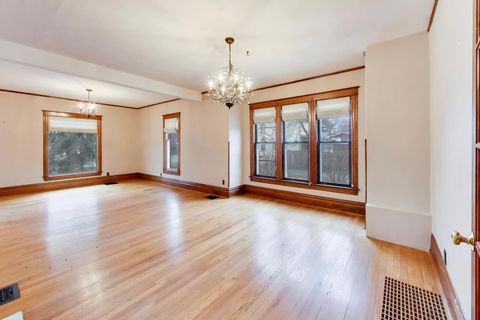 Tiny photo for 311 Brainerd Avenue, Libertyville, IL 60048 (MLS # 12587329)