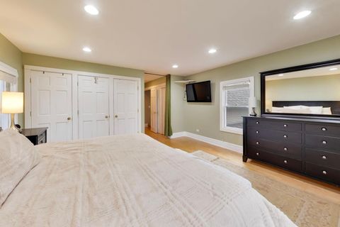 Tiny photo for 311 Brainerd Avenue, Libertyville, IL 60048 (MLS # 12587329)