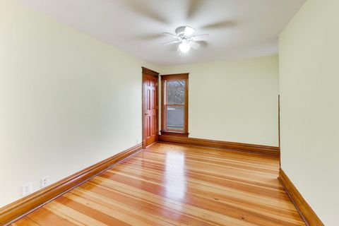 Tiny photo for 311 Brainerd Avenue, Libertyville, IL 60048 (MLS # 12587329)