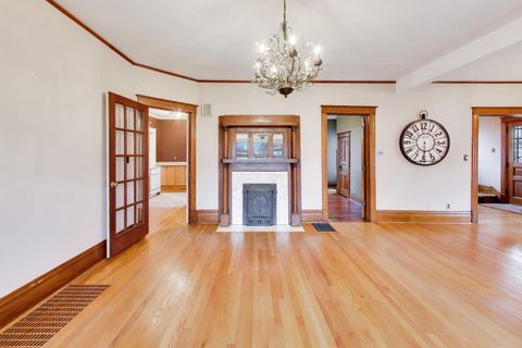 Tiny photo for 311 Brainerd Avenue, Libertyville, IL 60048 (MLS # 12587329)