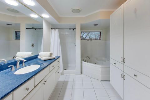 Tiny photo for 311 Brainerd Avenue, Libertyville, IL 60048 (MLS # 12587329)