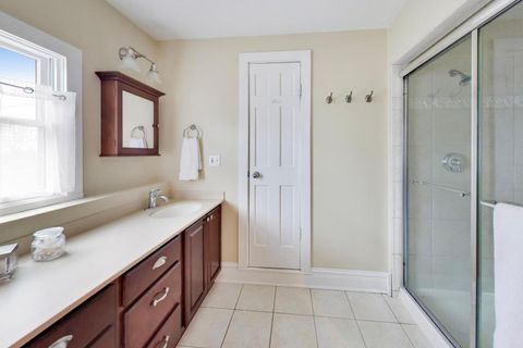 Tiny photo for 311 Brainerd Avenue, Libertyville, IL 60048 (MLS # 12587329)