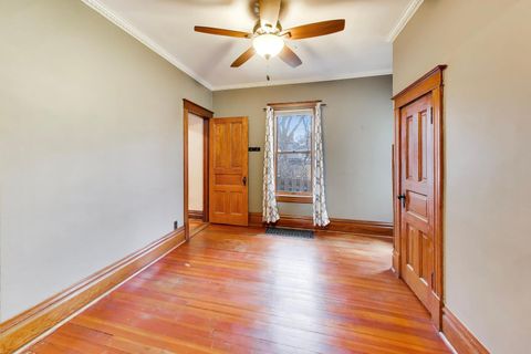 Tiny photo for 311 Brainerd Avenue, Libertyville, IL 60048 (MLS # 12587329)