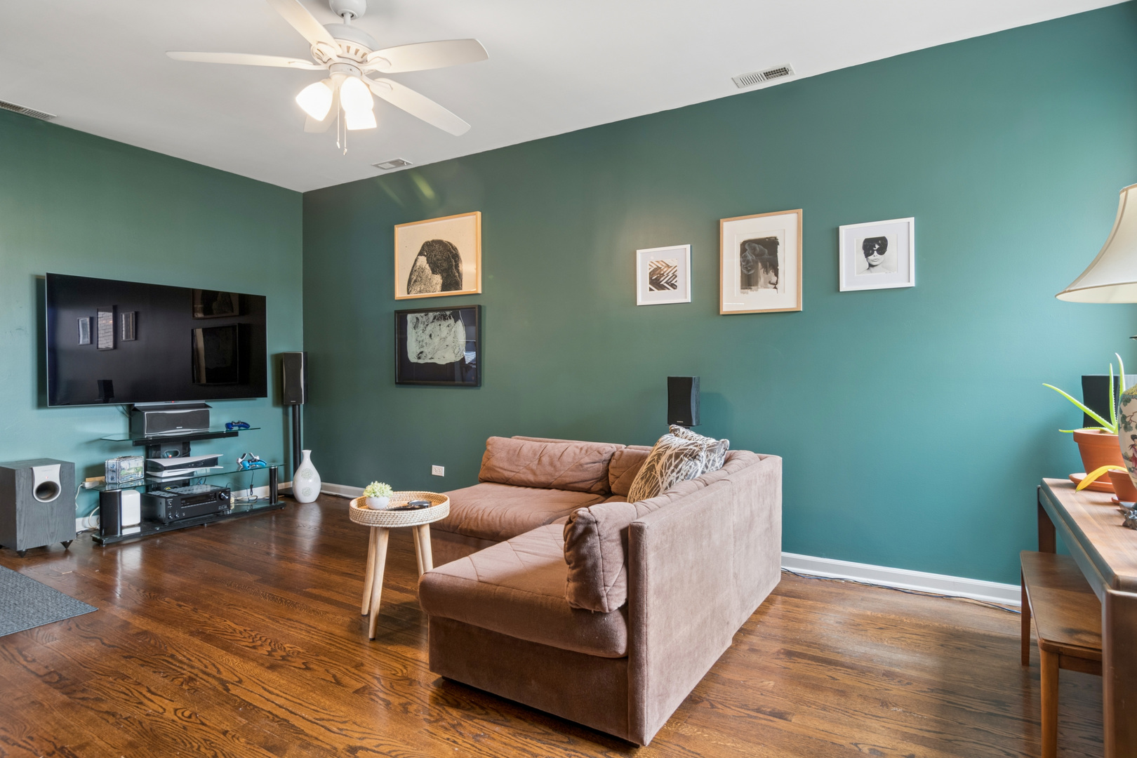 2320 W Rosemont Avenue 3