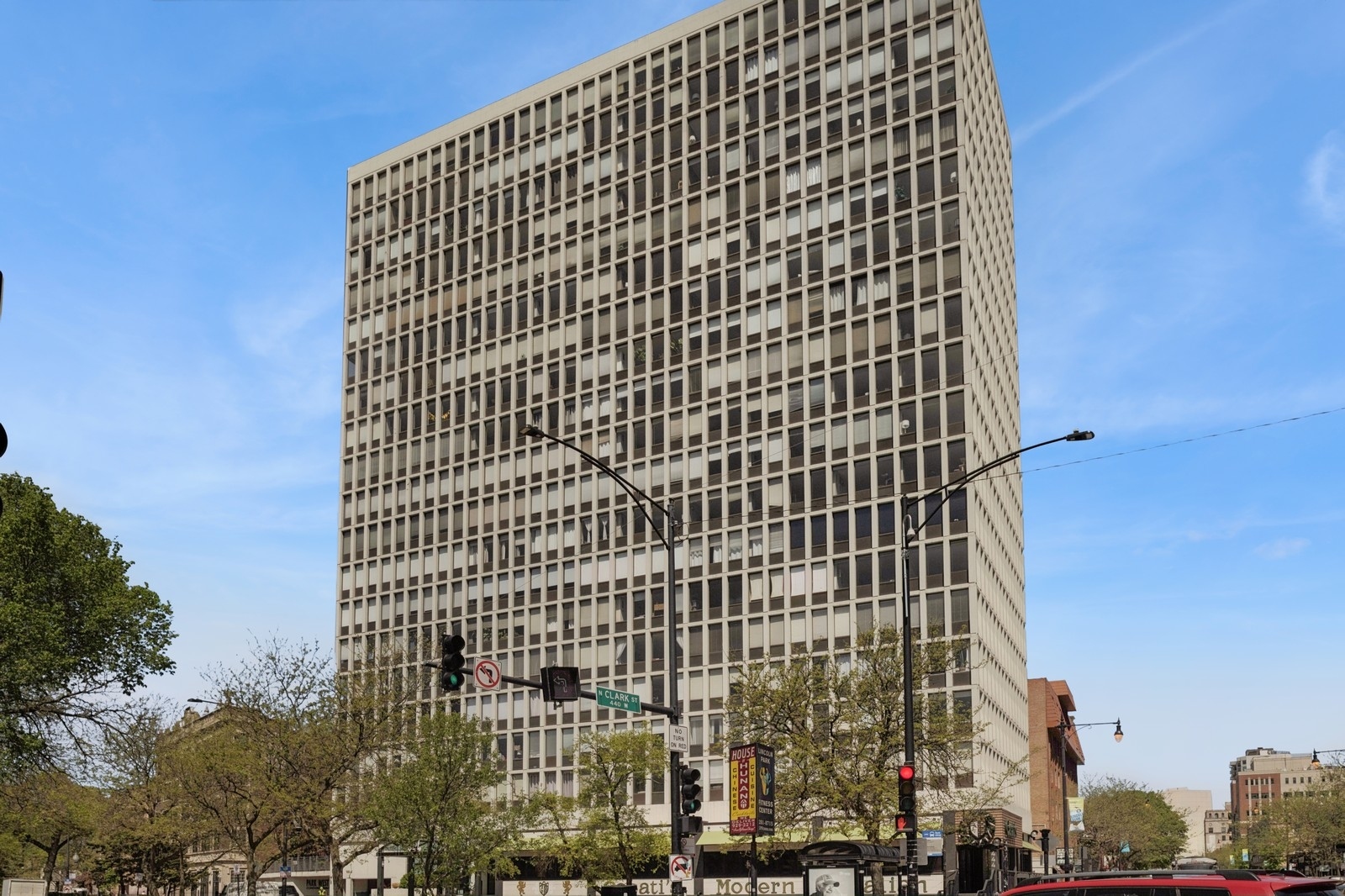 444 W FULLERTON Parkway 810