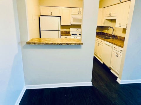 Tiny photo for 1577 Jill Court #202, Glendale Heights, IL 60139 (MLS # 12740435)