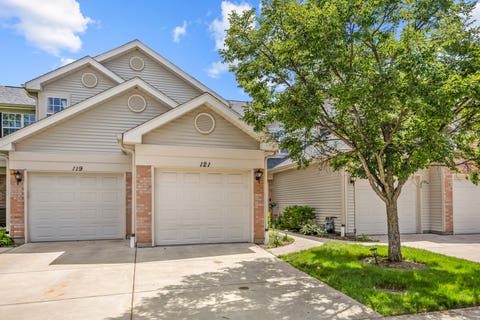 Tiny photo for 121 Golfview Drive, Glendale Heights, IL 60139 (MLS # 12721442)