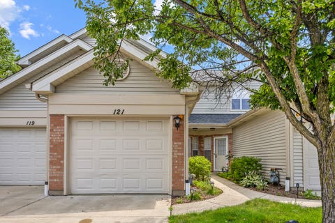 Photo of 121 Golfview Drive, Glendale Heights, IL 60139 (MLS # 12721442)
