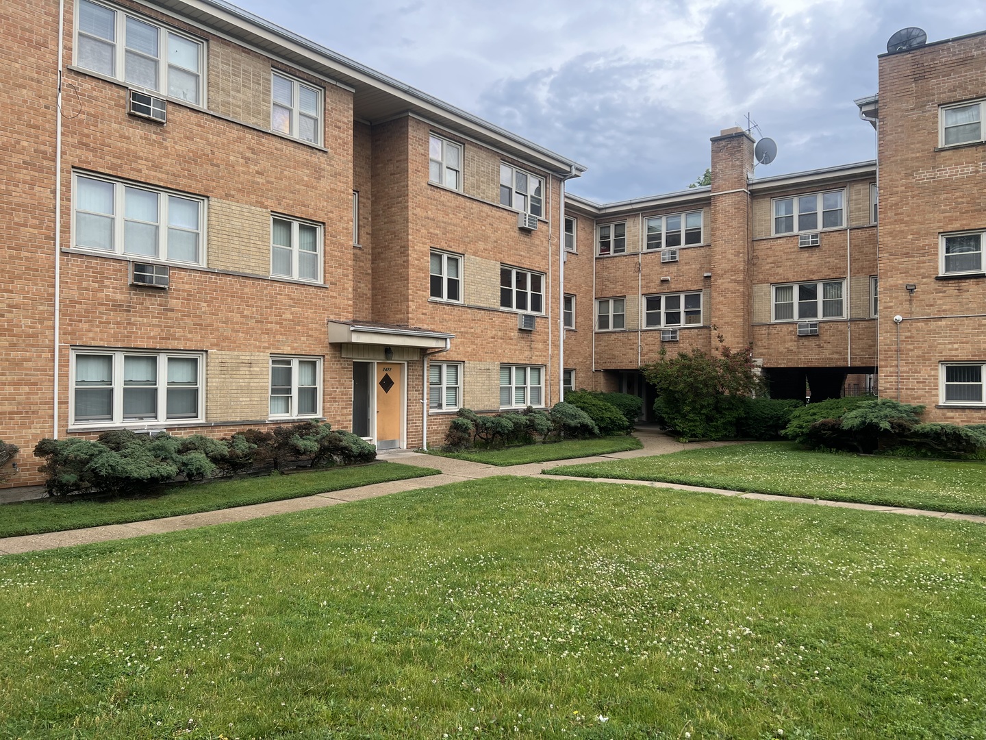 2422 W Berwyn Avenue 309