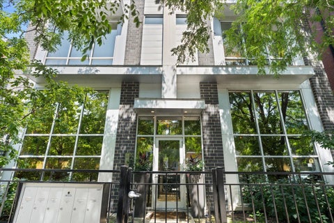 Photo of 1918 W ARMITAGE Avenue #1A, Chicago, IL 60622 (MLS # 12768341)