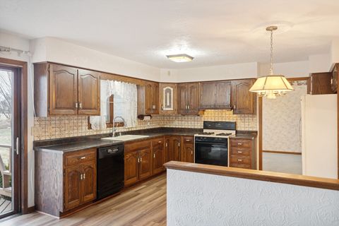 Tiny photo for 67 Crestview Drive, Geneseo, IL 61254 (MLS # 12564303)