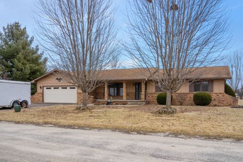 Photo of 67 Crestview Drive, Geneseo, IL 61254 (MLS # 12564303)