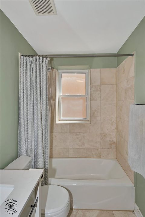 Tiny photo for 2537 Prairie Avenue #2E, Evanston, IL 60201 (MLS # 12614333)