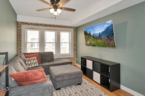 Tiny photo for 2537 Prairie Avenue #2E, Evanston, IL 60201 (MLS # 12614333)