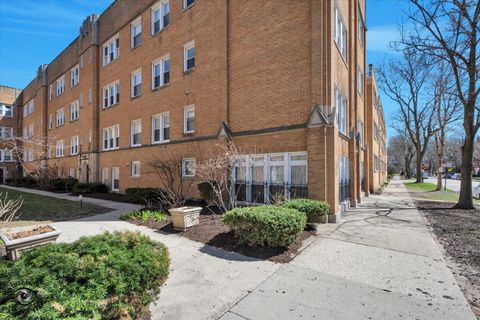 Tiny photo for 2537 Prairie Avenue #2E, Evanston, IL 60201 (MLS # 12614333)