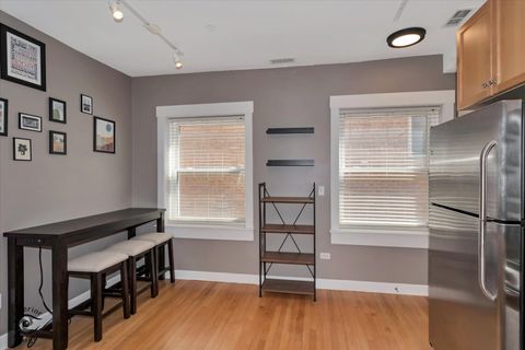 Tiny photo for 2537 Prairie Avenue #2E, Evanston, IL 60201 (MLS # 12614333)