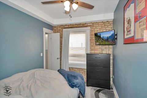 Tiny photo for 2537 Prairie Avenue #2E, Evanston, IL 60201 (MLS # 12614333)