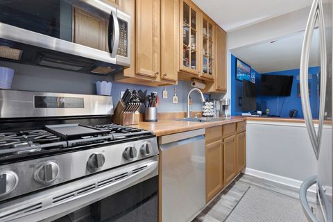 Tiny photo for 2415 N Kennicott Drive #1D, Arlington Heights, IL 60004 (MLS # 12513212)