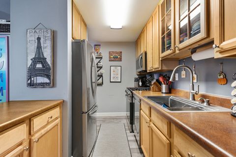 Tiny photo for 2415 N Kennicott Drive #1D, Arlington Heights, IL 60004 (MLS # 12513212)