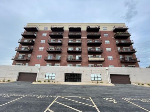 Photo of 1650 Riverwoods Drive #503, Melrose Park, IL 60160 (MLS # 12456757) Photo of 1650 Riverwoods Drive #503, Melrose Park, IL 60160 (MLS # 12456757)