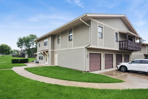 Tiny photo for 5775 Madrid Court #B, Hanover Park, IL 60133 (MLS # 12504373)