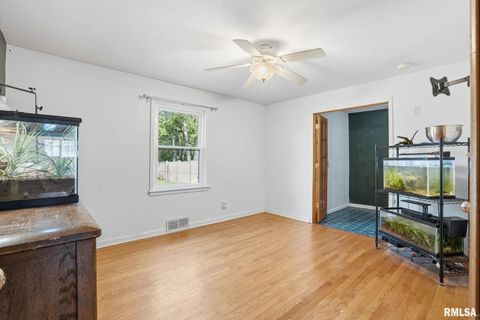 Tiny photo for 1011 36TH Avenue, East Moline, IL 61244 (MLS # QC4270108)