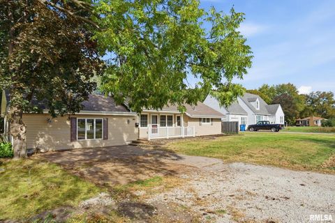 Tiny photo for 1011 36TH Avenue, East Moline, IL 61244 (MLS # QC4270108)