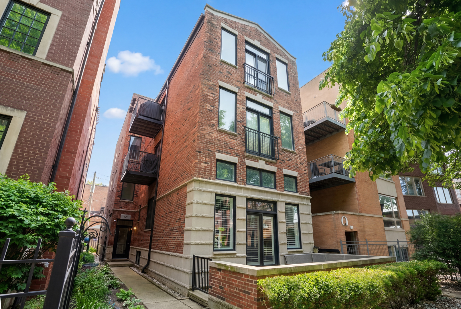 929 W George Street 3