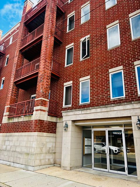 Tiny photo for 6238 26th Street #201, Berwyn, IL 60402 (MLS # 12454582)