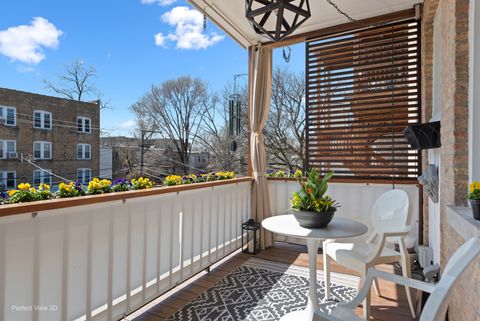 Tiny photo for 1433 W Rosemont Avenue #2W, Chicago, IL 60660 (MLS # 12623892)