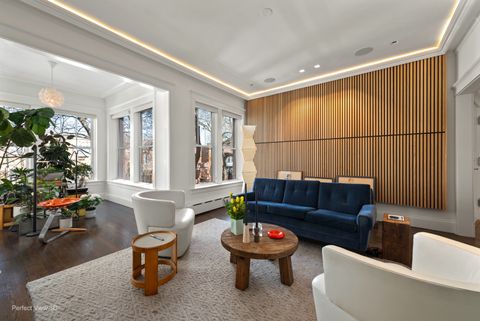 Tiny photo for 1433 W Rosemont Avenue #2W, Chicago, IL 60660 (MLS # 12623892)